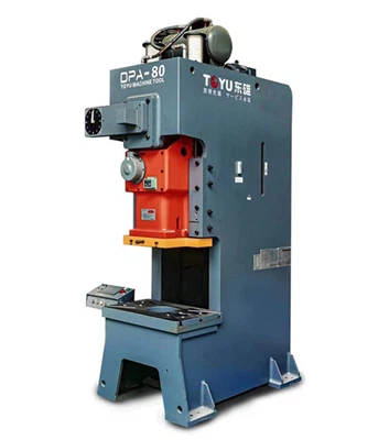 Analiziraj osnovne gibe kovaškega stroja